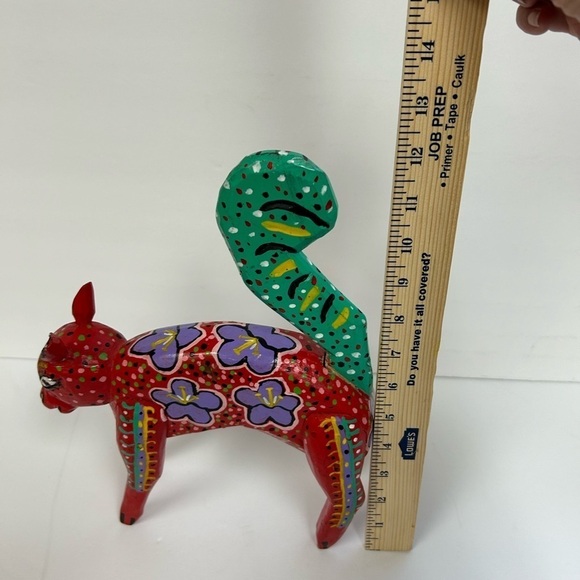 Bright,Beautiful, Squirrel /solid hand carved tropical hardwood (9.5"W X 12"H) - Picture 5 of 8